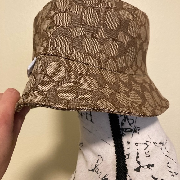 SOLD NWT COACH KHAKI SIGNATURE BUCKET HAT - Picture 8 of 8